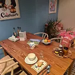 De Arnaud A Konukevi *
